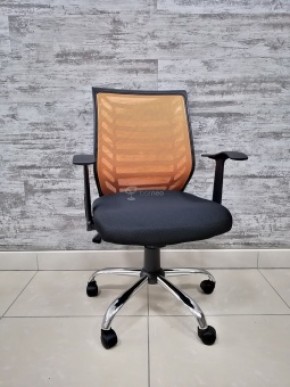 Кресло Barneo K-138 для персонала (черная ткань оранжевая сетка) в Асбесте - asbest.ok-mebel.com | фото